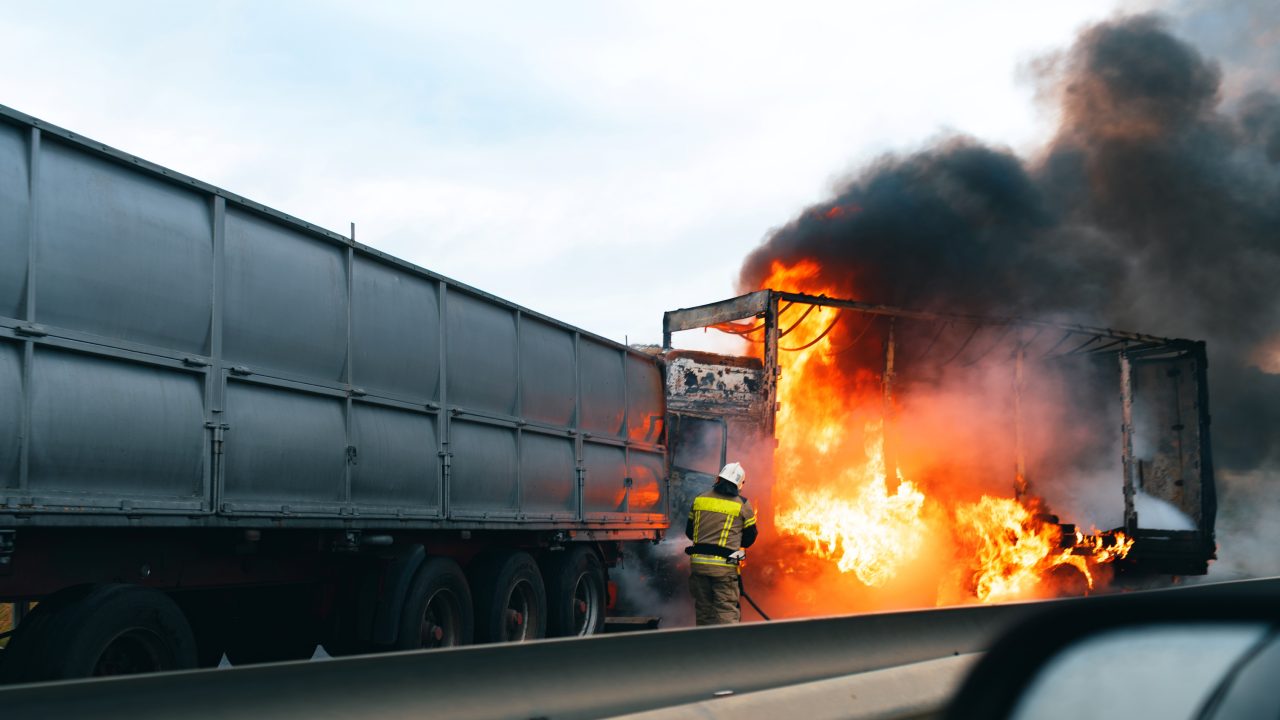 ¿Sufrió su familia en un accidente de camión? Descubra cómo un abogado puede ayudarle