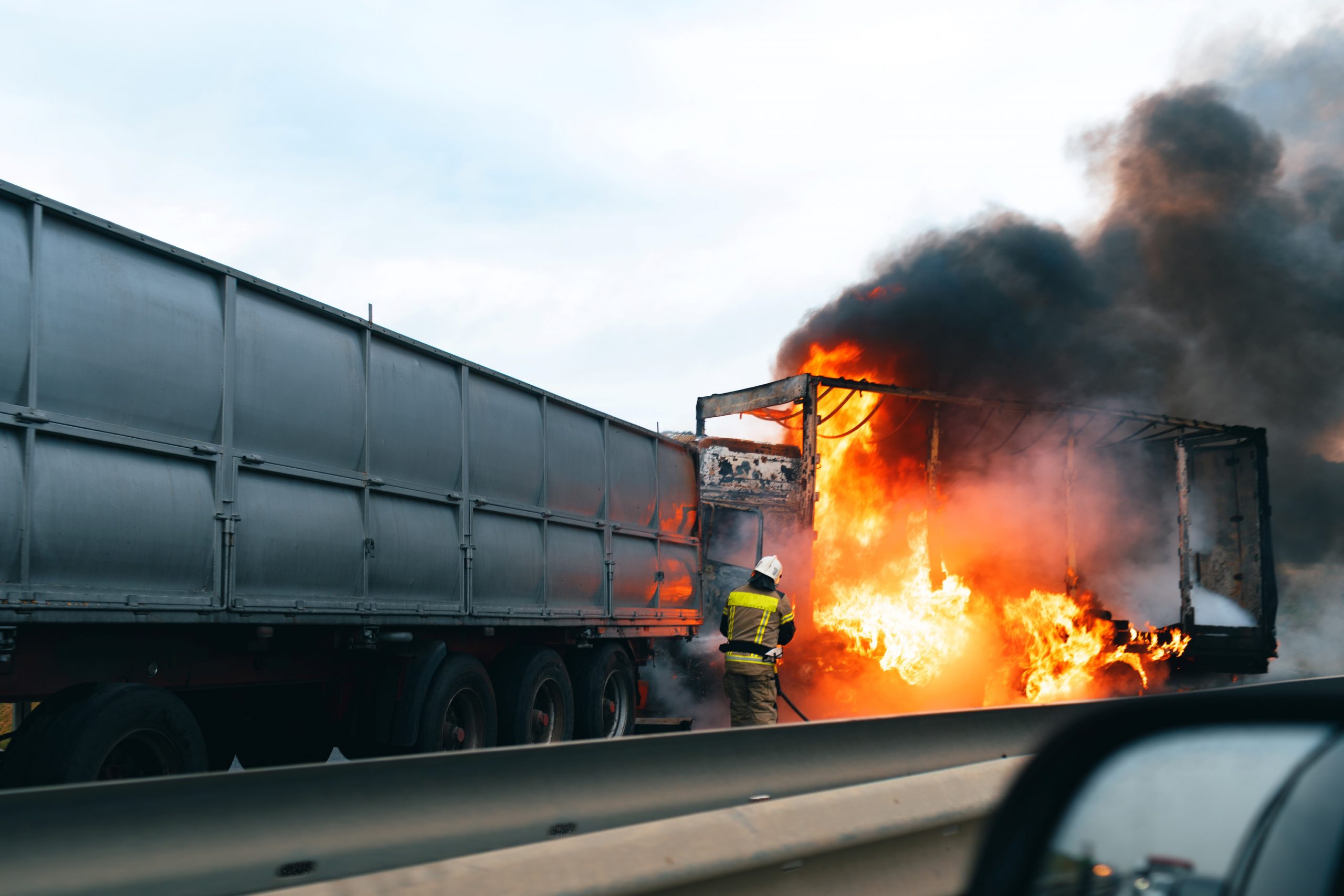 ¿Sufrió su familia en un accidente de camión Descubra cómo un abogado puede ayudarle